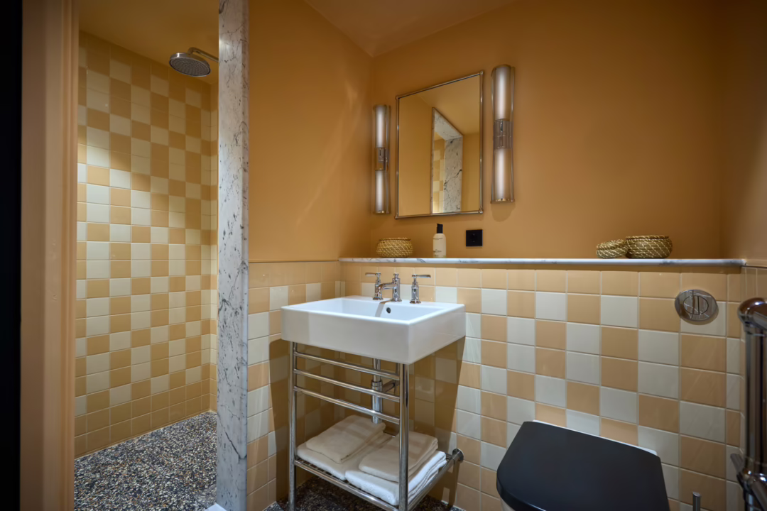03.-STU-Bathroom